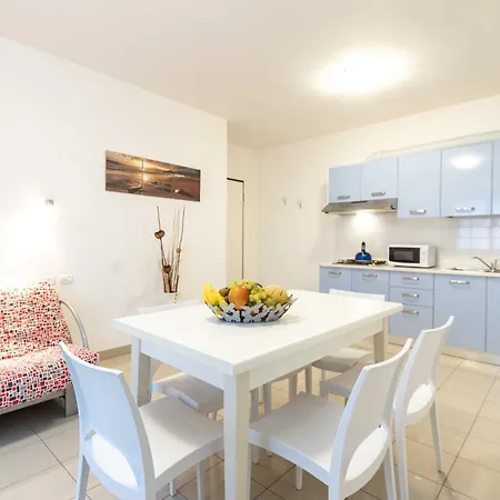 Charming Flat In Building With Solarium Апартаменты Линьяно-Саббьядоро