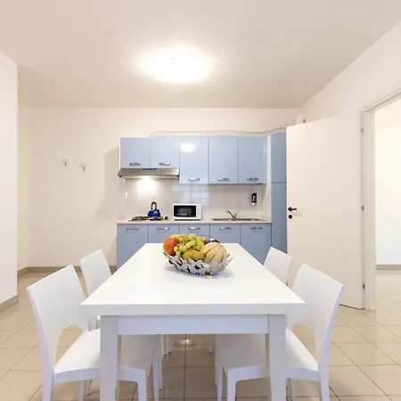 Апартаменты Charming Flat In Building With Solarium Линьяно-Саббьядоро