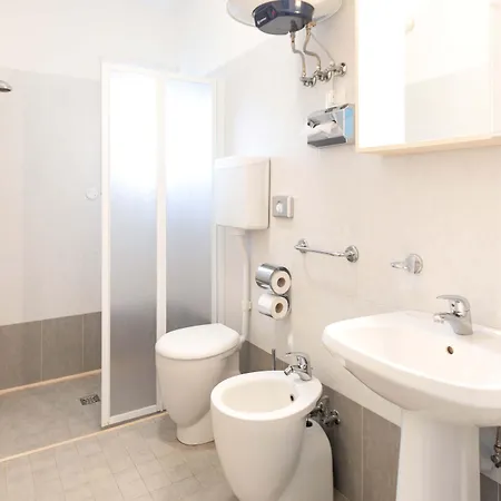 Charming Flat In Building With Solarium Апартаменты *