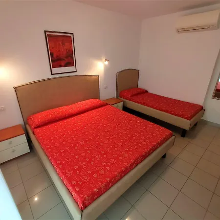 Charming Flat In Building With Solarium Линьяно-Саббьядоро